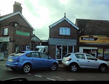 Bad parking at Edlesborough Shop